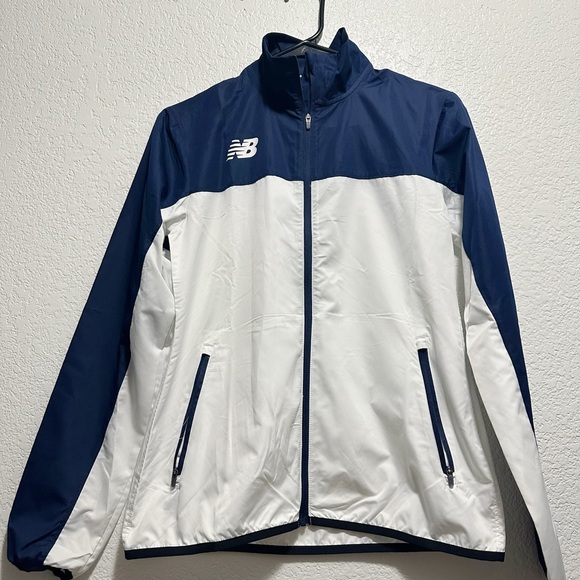 New Balance Women's Navy and White Jacket new without tags - Picture 5 of 10